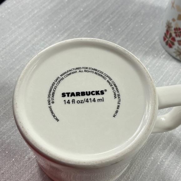 Starbucks Winter Mug Lot 4 Starbucks, ceramic mugs 10oz, 11oz, 12oz & 14oz - Picture 6 of 10